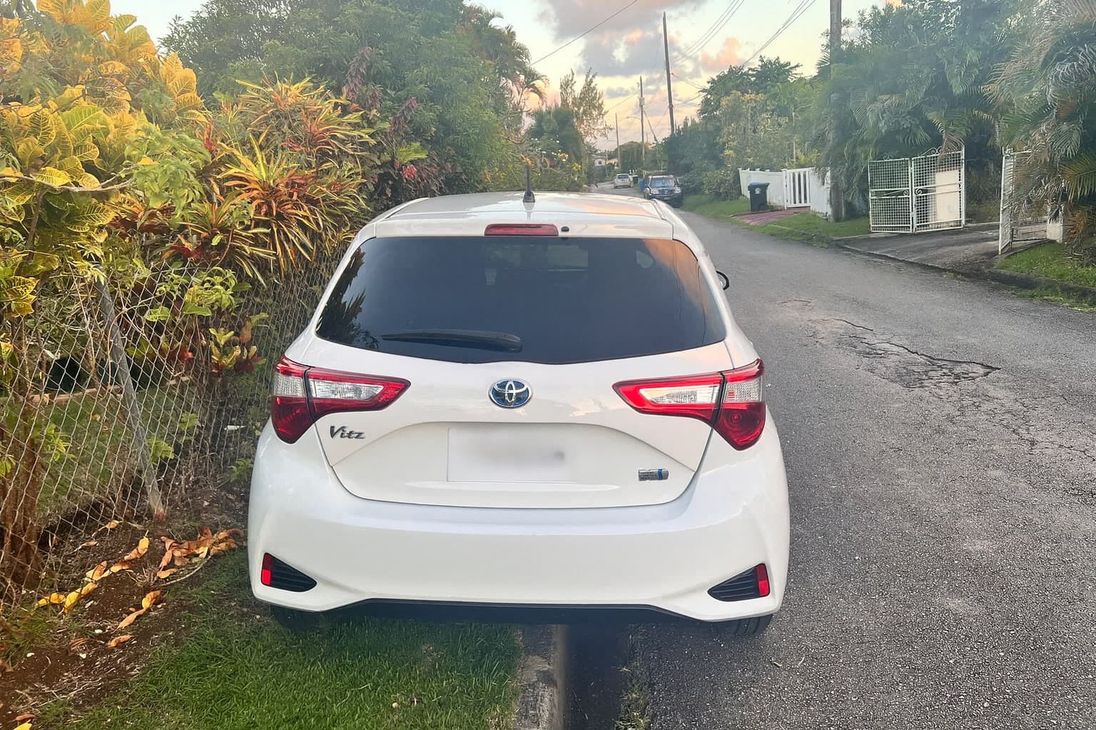 Toyota Vitz Hybrid - Image 6