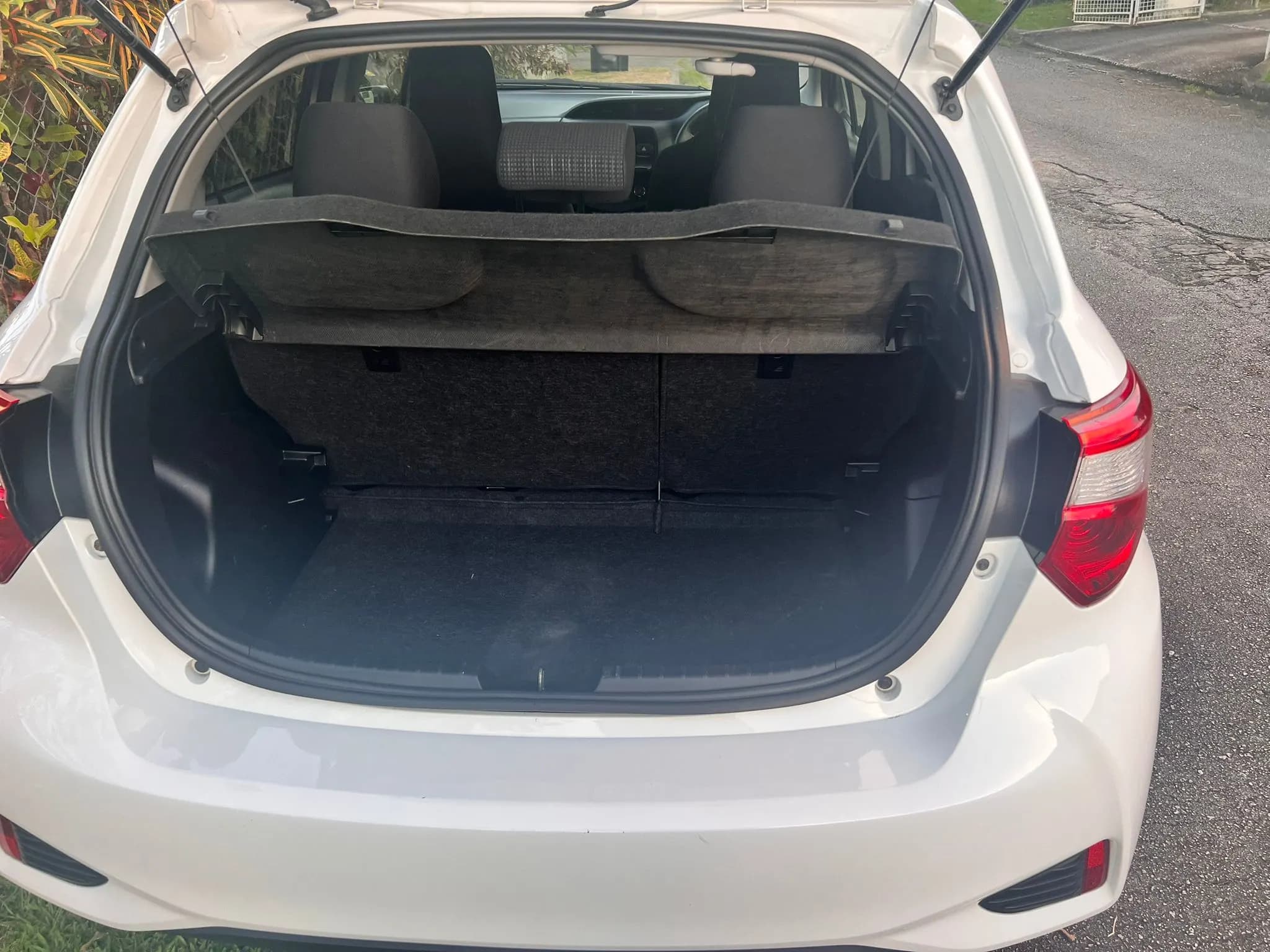 Toyota Vitz Hybrid - Image 3