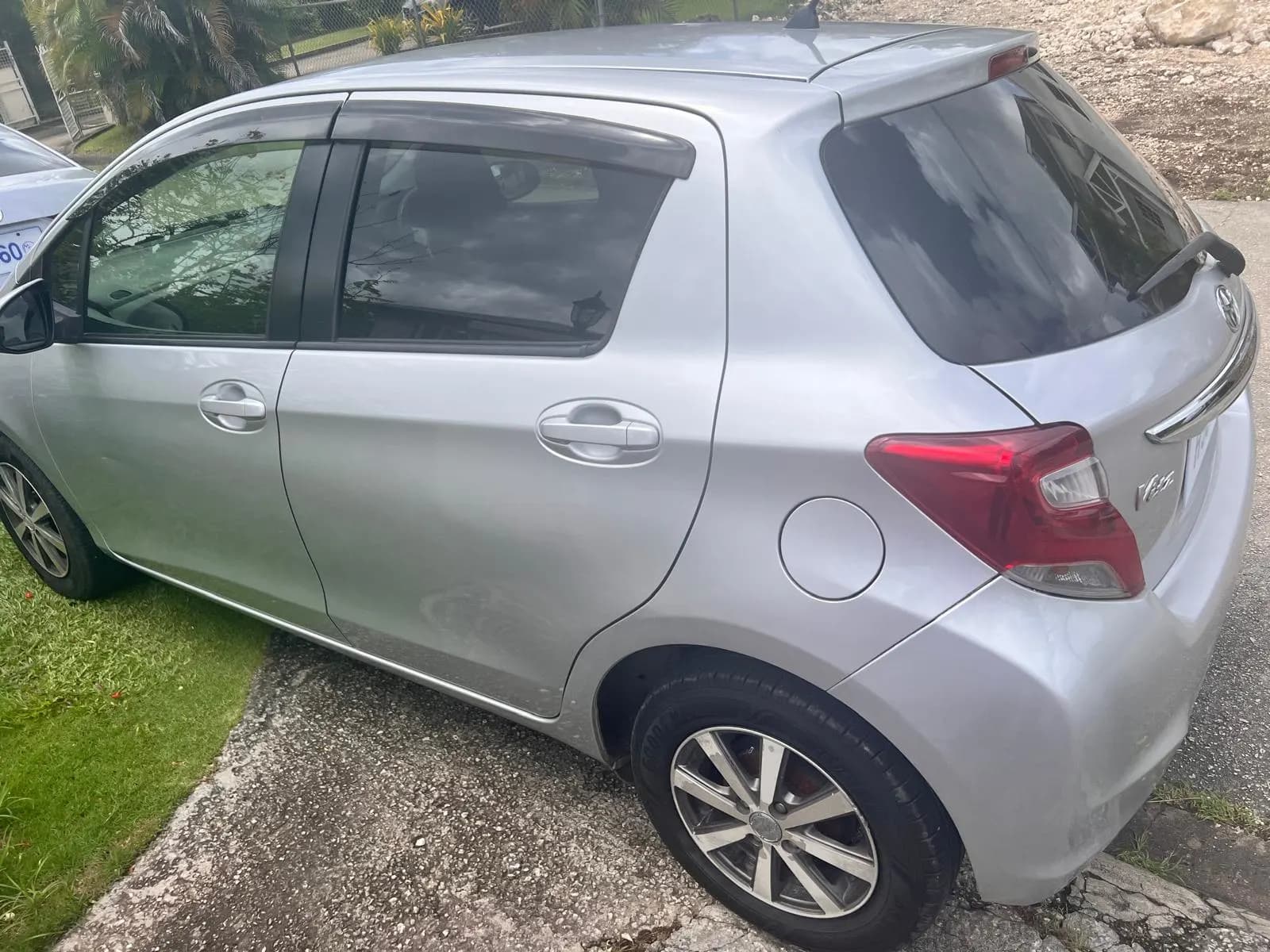 Toyota Vitz - Image 2